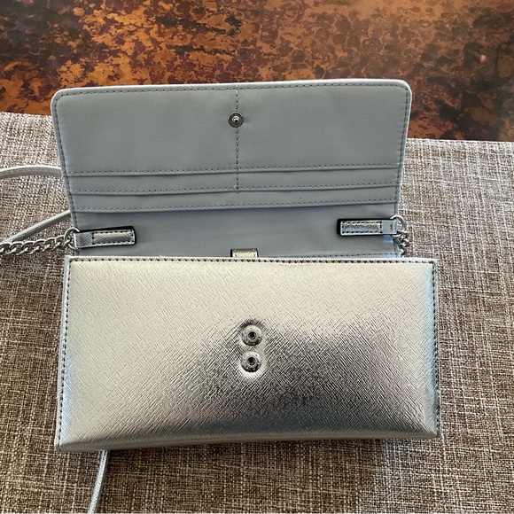 Liz Claiborne Crossbody - Picture 5 of 11